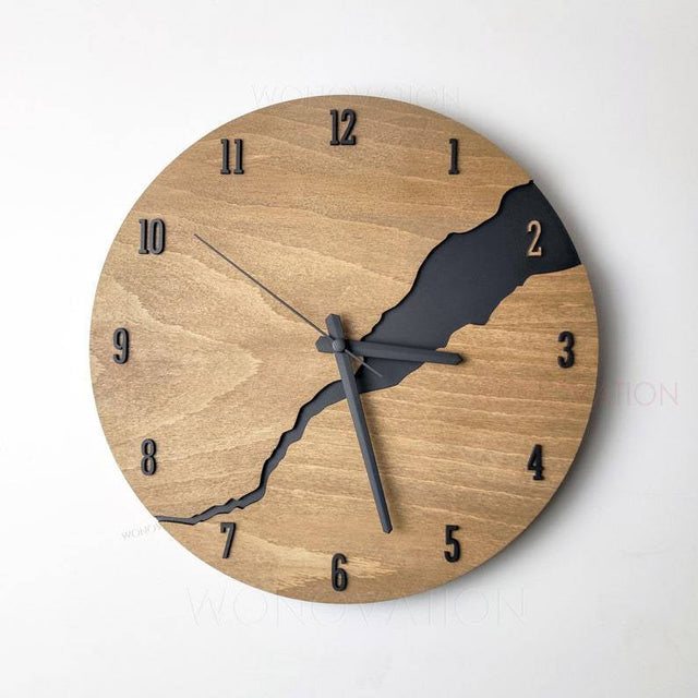 RusticEdge – Unique wall clock with cracked wood surface and rustic elegance