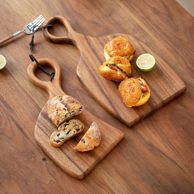 NutriCraft – Luxurious walnut cutting board with double-sided functionality for kitchen and presentation