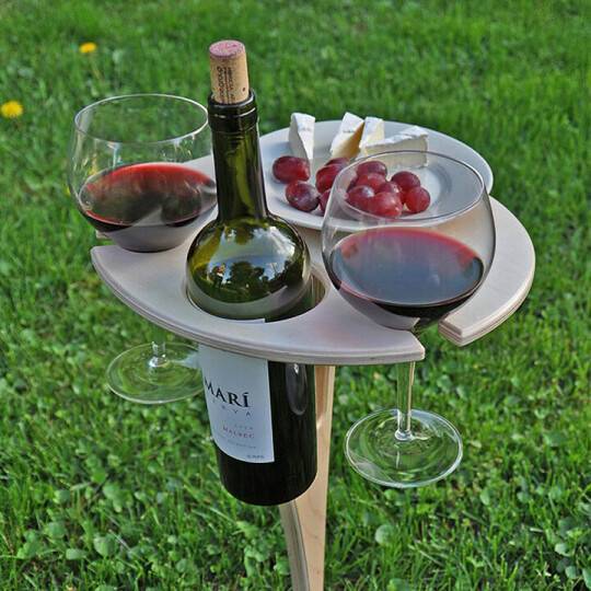 Outdoor Wine Table Picnic for the Summer