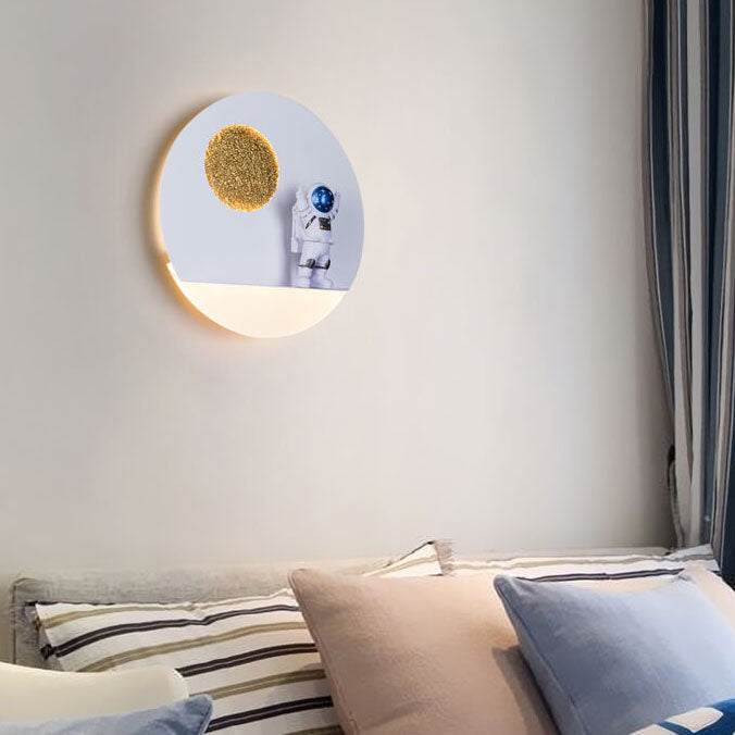 Contemporary Creative Iron Resin Round Astronaut LED Wall Light Lamp for Bedroom