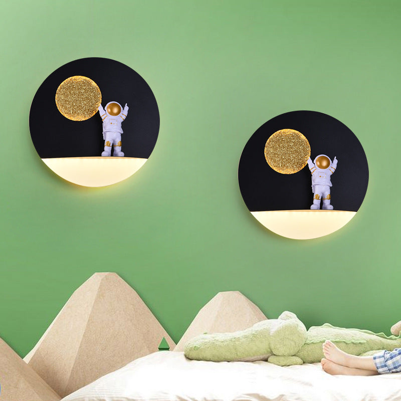 Contemporary Creative Iron Resin Round Astronaut LED Wall Light Lamp for Bedroom