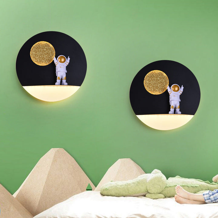 Contemporary Creative Iron Resin Round Astronaut LED Wall Light Lamp for Bedroom
