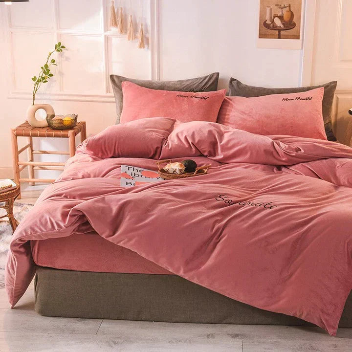 Bedding - Cozy fleece bedding for an unparalleled sleeping experience