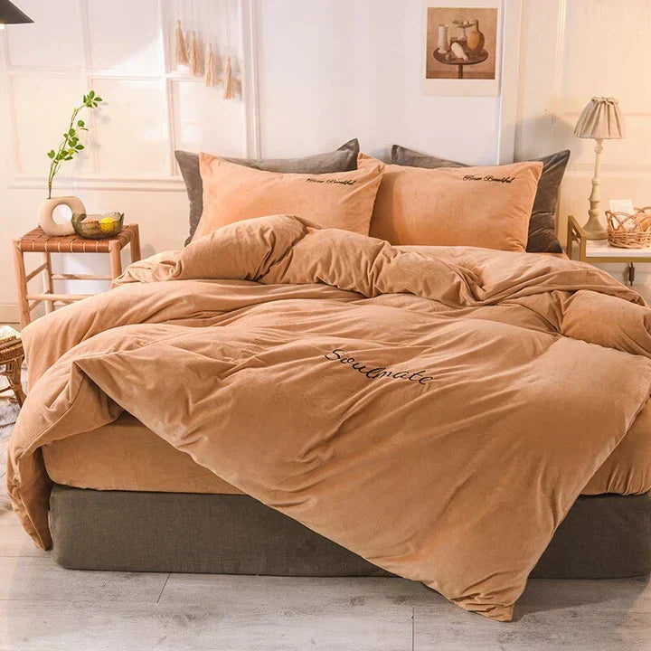 Bedding - Cozy fleece bedding for an unparalleled sleeping experience