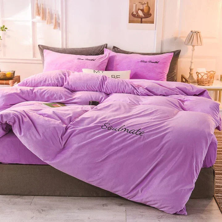Bedding - Cozy fleece bedding for an unparalleled sleeping experience