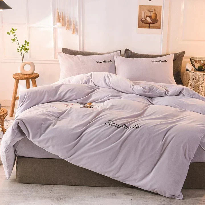 Bedding - Cozy fleece bedding for an unparalleled sleeping experience