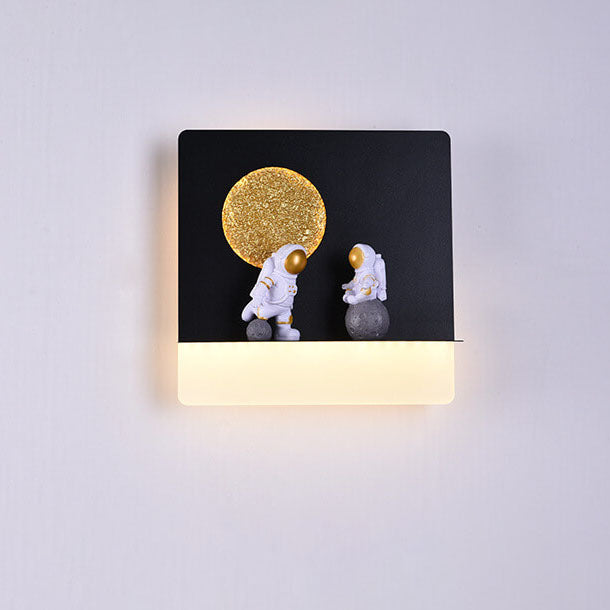 Contemporary Creative Iron Resin Round Astronaut LED Wall Light Lamp for Bedroom