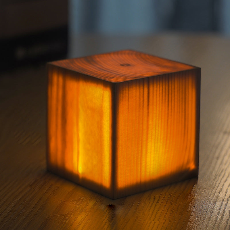 LumiWood – LED table lamp with battery and touch control