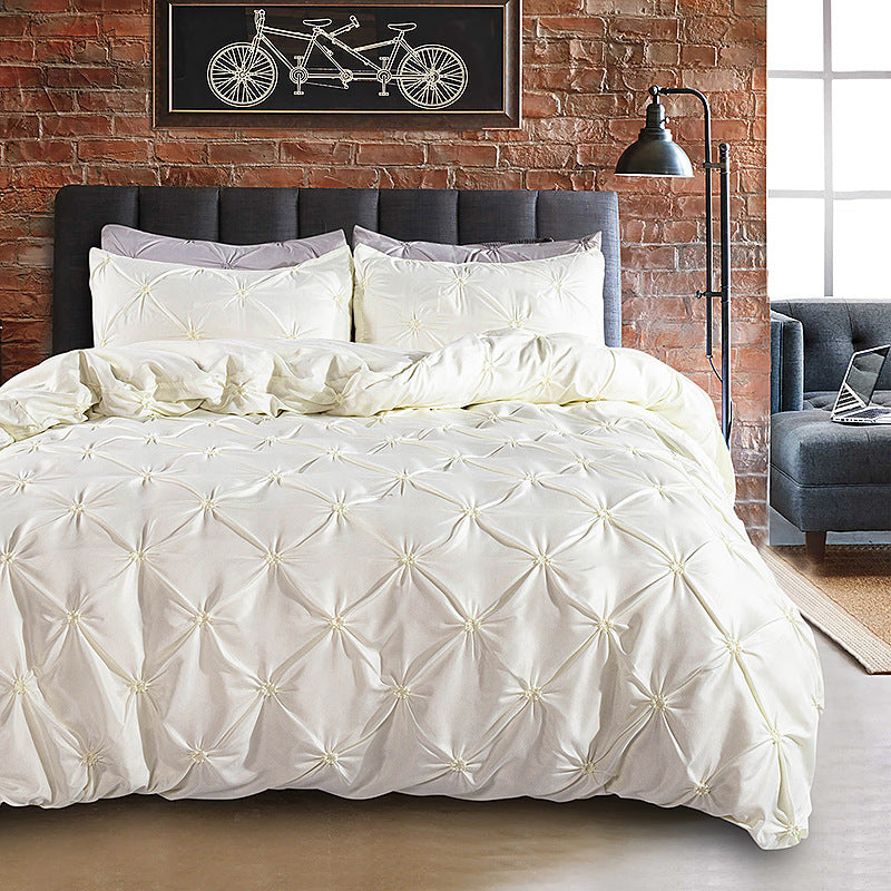 丨 Embroidered Craft Three-piece Bedding Set (Pillowcase &amp; Quilt Cover)