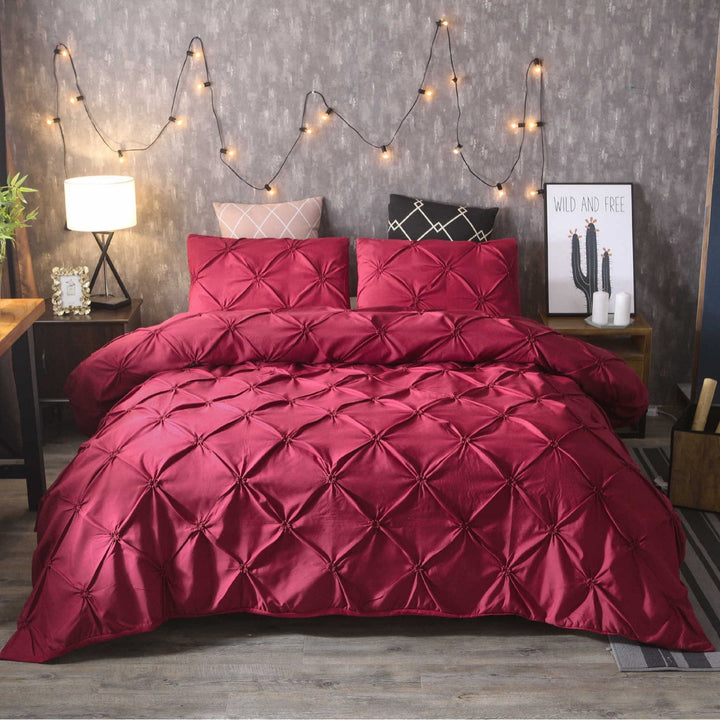 丨 Embroidered Craft Three-piece Bedding Set (Pillowcase &amp; Quilt Cover)