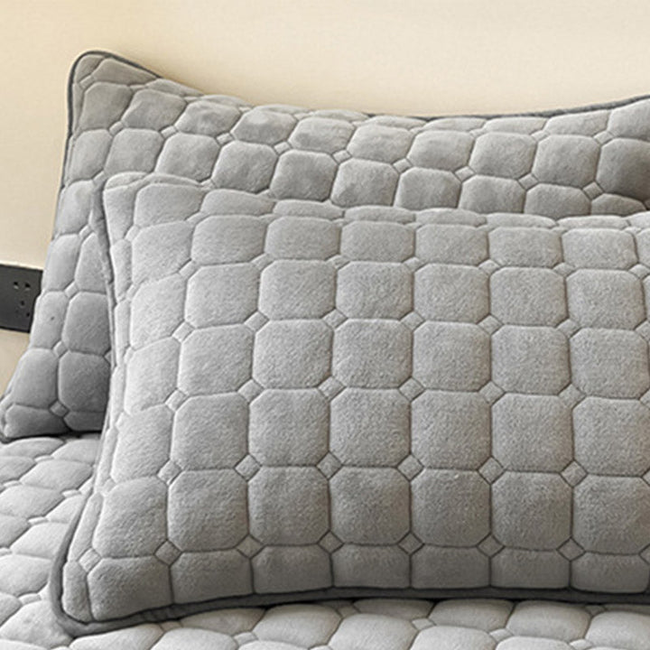 Modern Soft Throw Blanket with Square Texture – Stylish Fluffy Bed &amp; Sofa Cover
