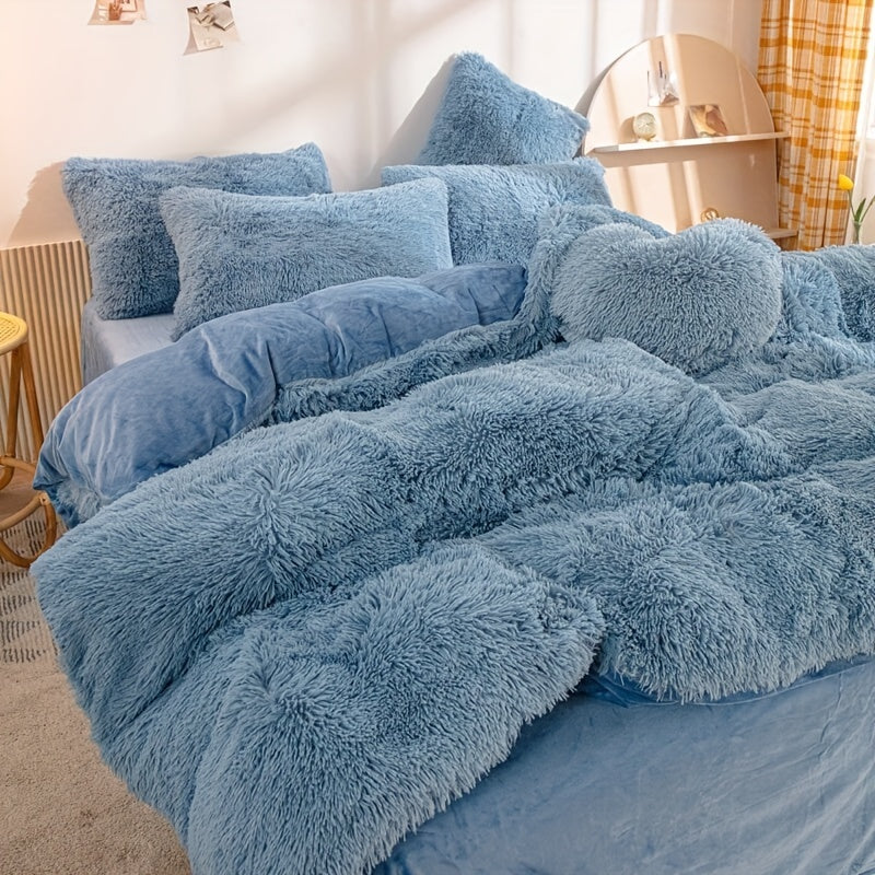 Three-Piece Velvet Bedding Set with Velvet Finish