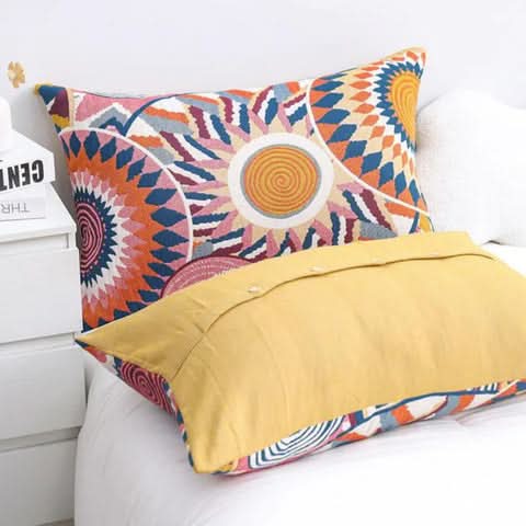 SUZY - Cotton pillow cover with minimalist chic