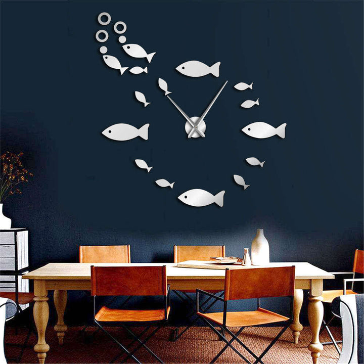 EchoClock - Sleek Mirror Wall Design