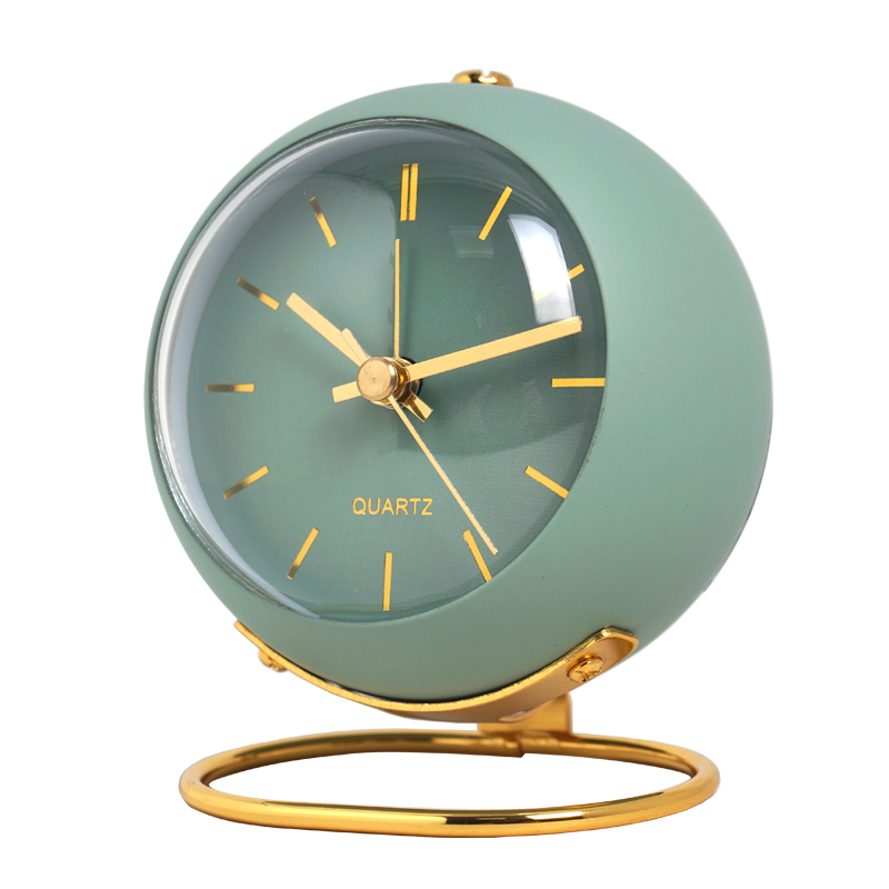 Minimalistic round table clock