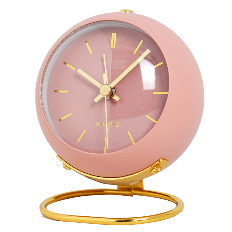 Minimalistic round table clock