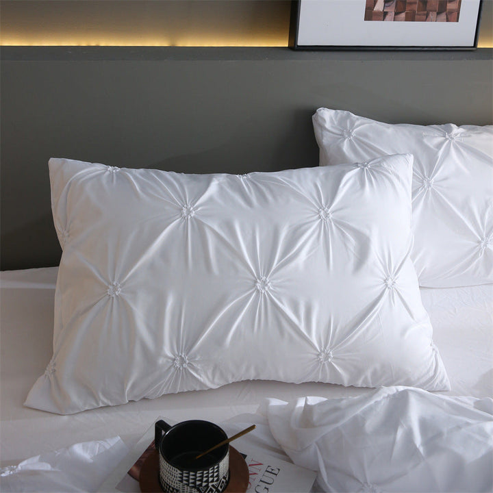 丨 Embroidered Craft Three-piece Bedding Set (Pillowcase &amp; Quilt Cover)