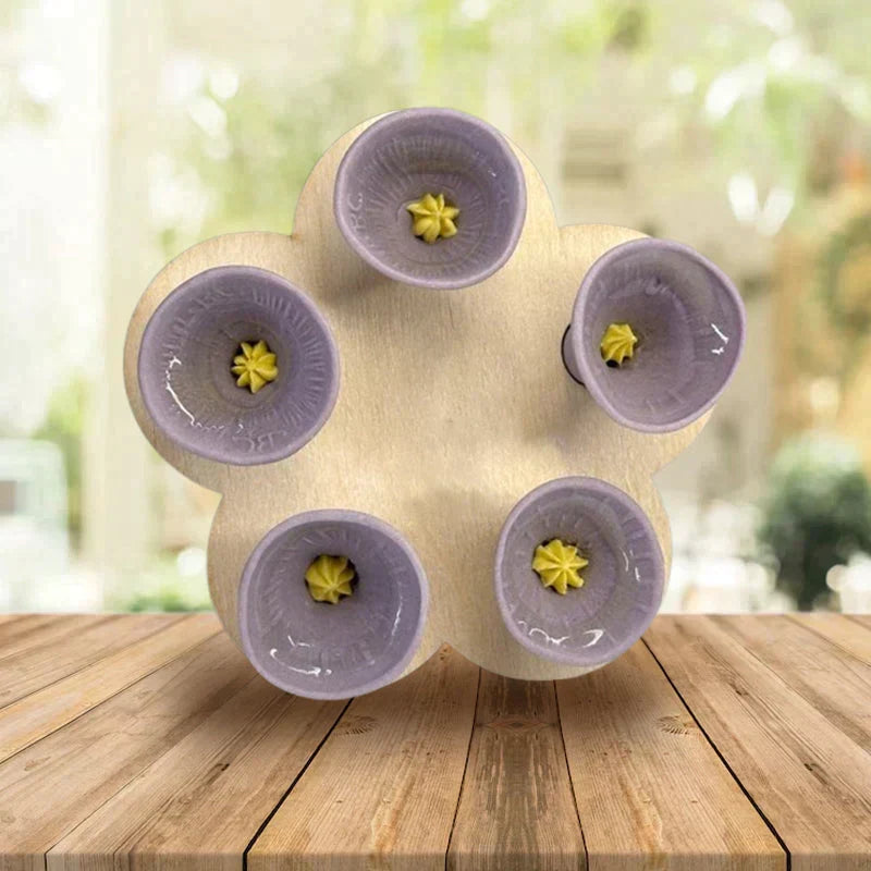 Drinking cup for bees and insects