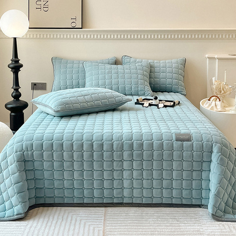 Modern Soft Throw Blanket with Square Texture – Stylish Fluffy Bed &amp; Sofa Cover