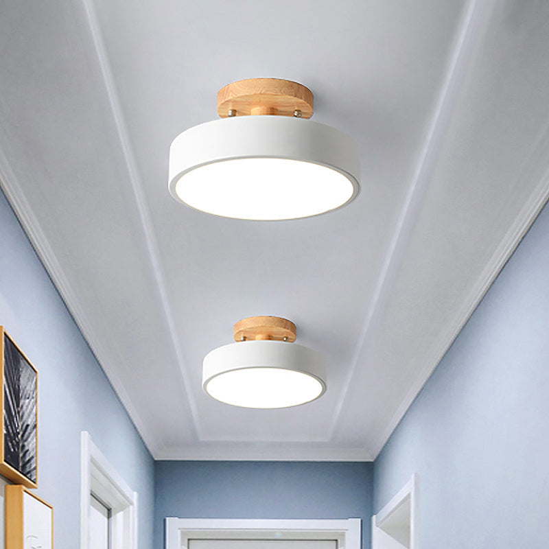Scandinavian LED Ceiling Light with Wood | Modern Drum Shape for Hallways and Entrances | Energy-Efficient Lighting