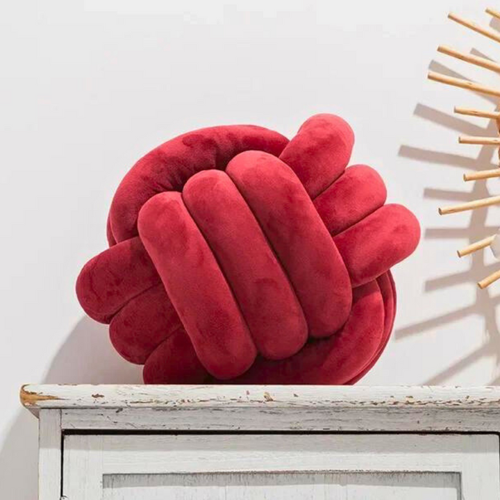 Scandinavian Knot Cushion made of Velvet
