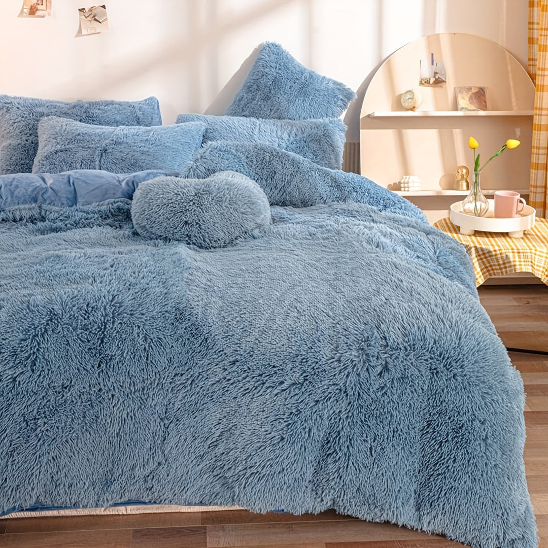 Three-Piece Velvet Bedding Set with Velvet Finish