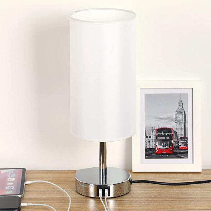 Lamp with USB connection Touch-Control Table Lamp for Bedroom Wood 3-stage dimmable Bedside Lamp with Round Linen Fabric Shade for Living Room, Student Dorm, Home Office