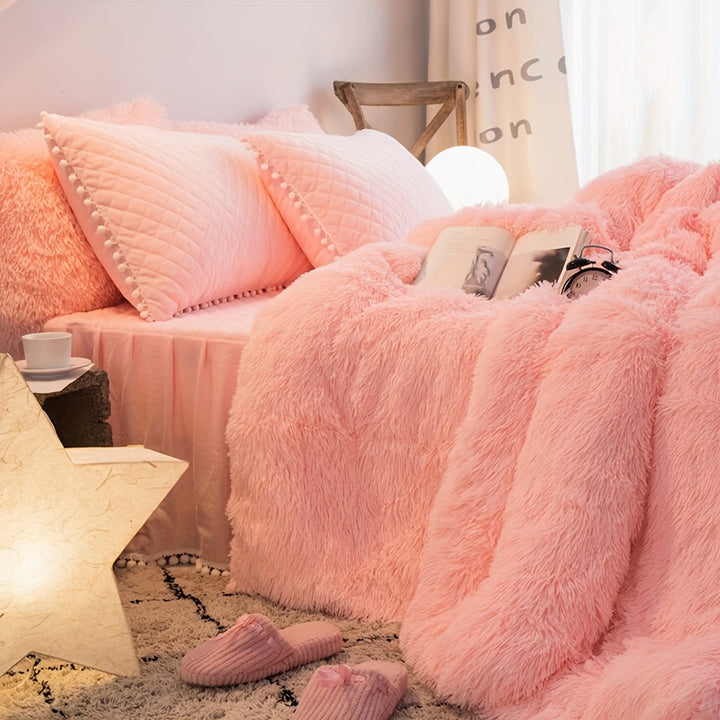 Three-Piece Velvet Bedding Set with Velvet Finish
