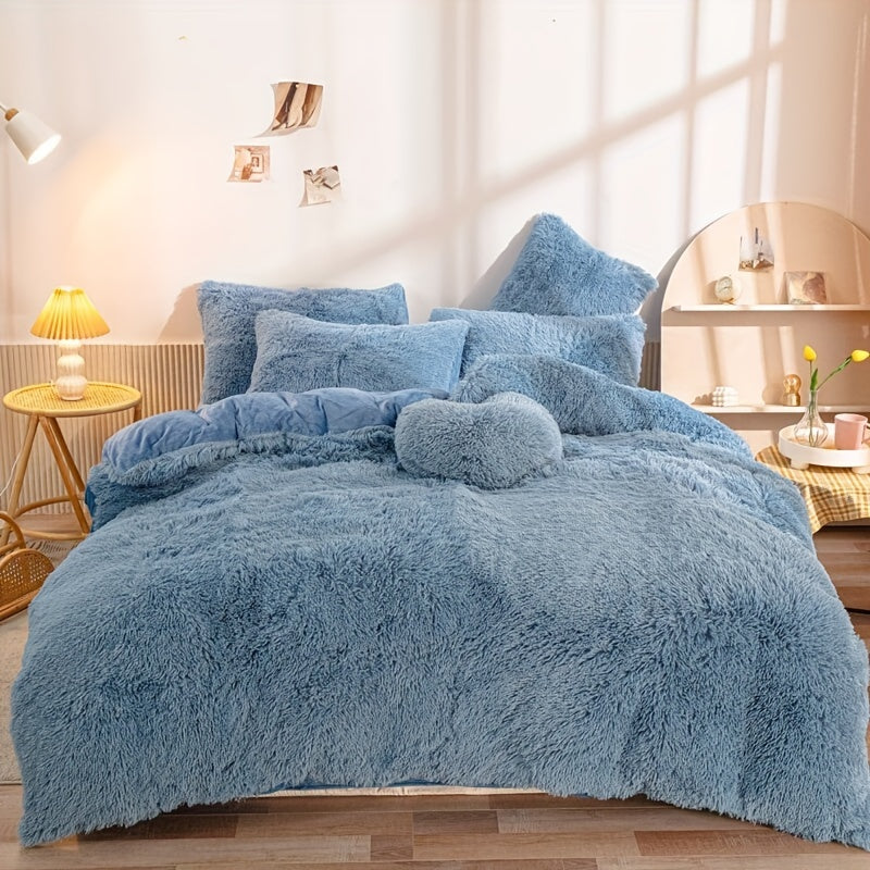 Three-Piece Velvet Bedding Set with Velvet Finish
