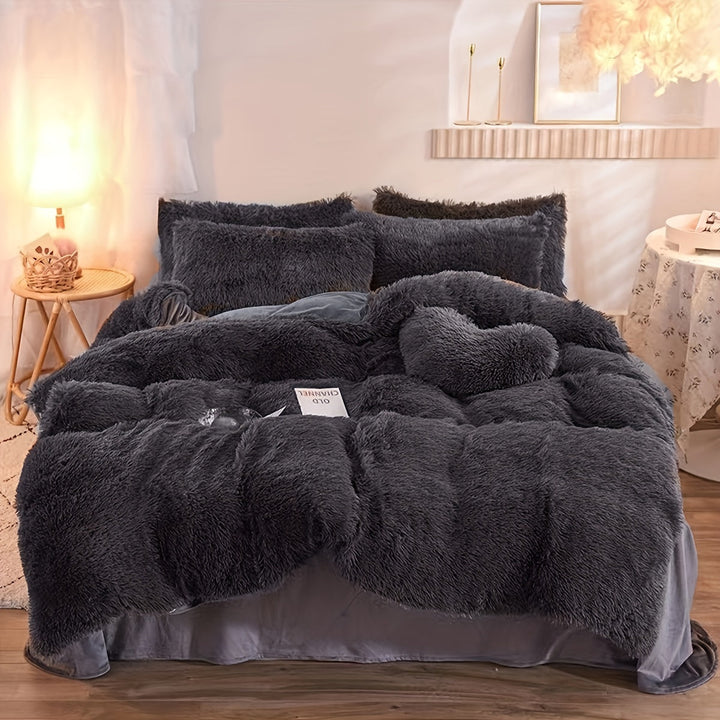 Three-Piece Velvet Bedding Set with Velvet Finish