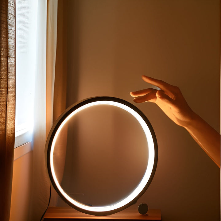 Halo Glo Lamp – minimalistic dimmable round LED table lamp