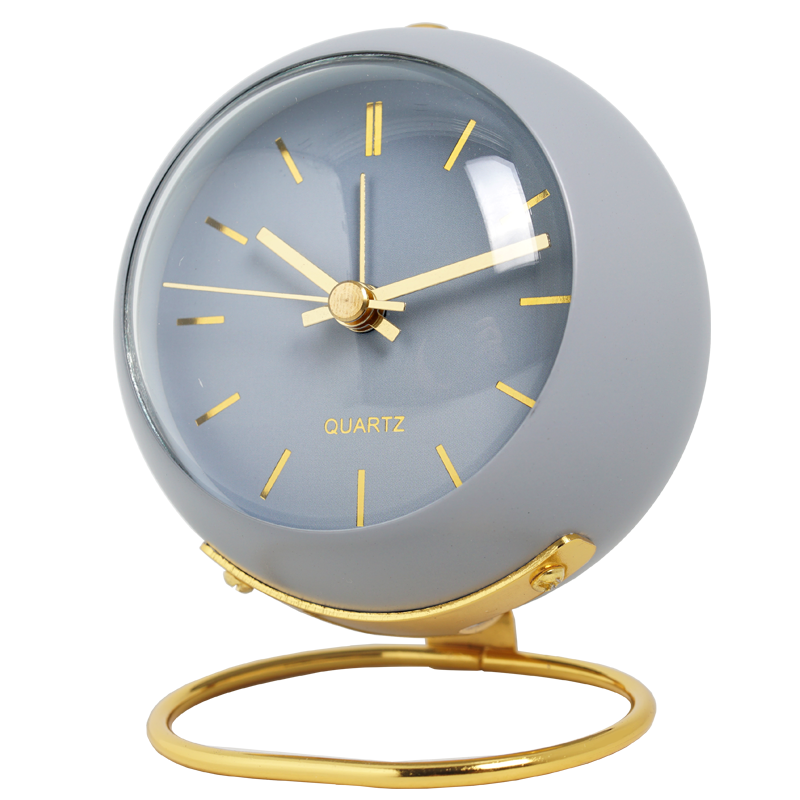 Minimalistic round table clock