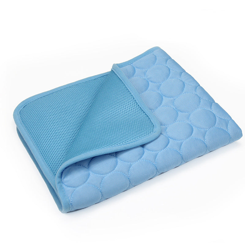 Self-Cooling Mat for Quadrupeds Perfect for Hot Summer