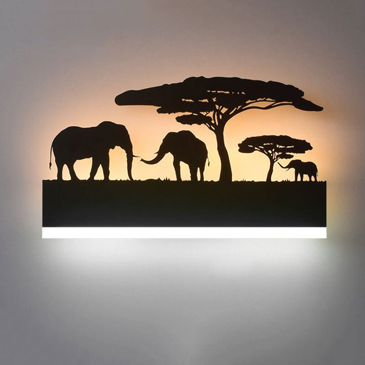 Wall lamp with versatile design