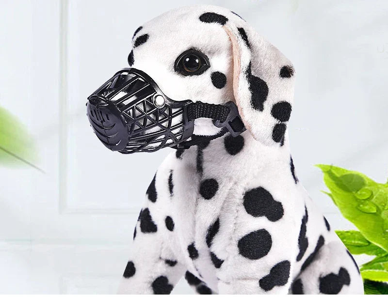 Breathable dog muzzle with comfortable fit