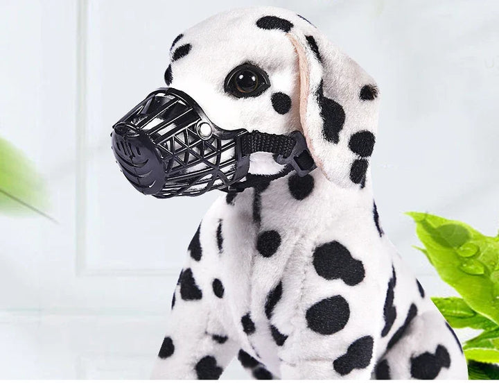Breathable dog muzzle with comfortable fit
