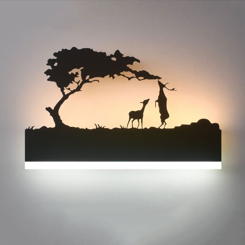 Wall lamp with versatile design