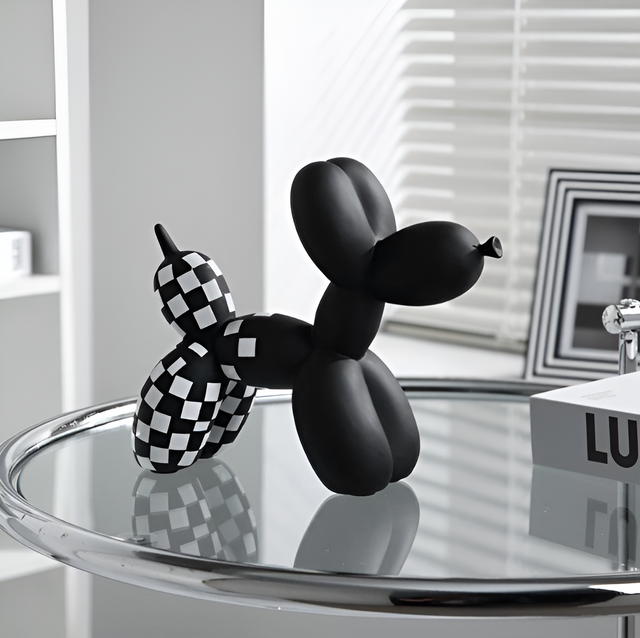 Balloon Pup Art - Creative Balloon Dog Design for Home Decoration