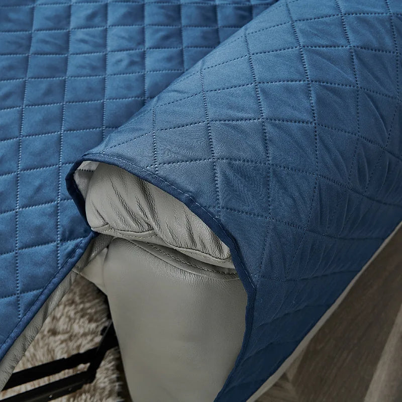Cover for extendable armchairs – anti-slip protection and premium comfort