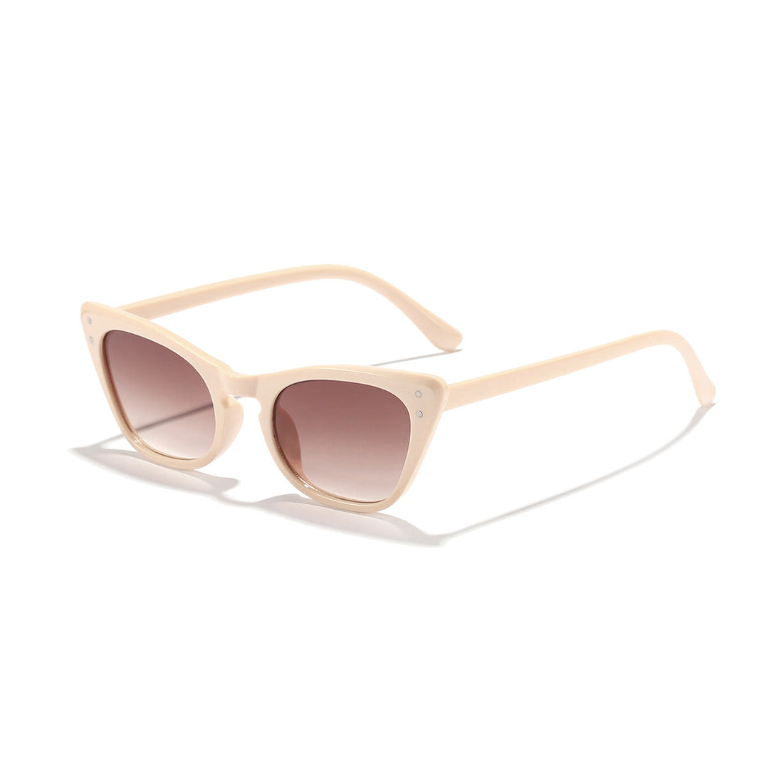 Ladies Cat-Eye Sunglasses with Mirrored Lenses and Stylish Frame