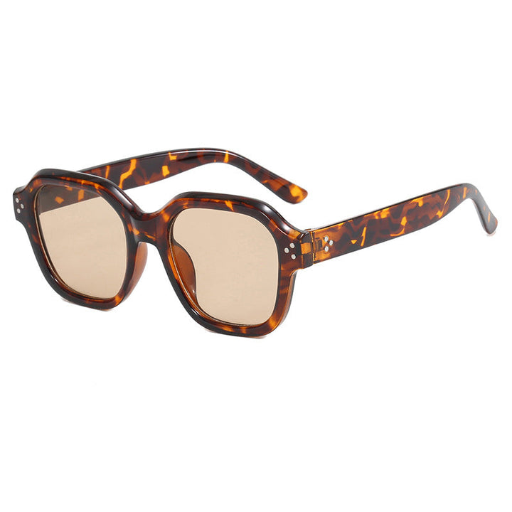 Ladies fashionable square sunglasses with mirrored lenses