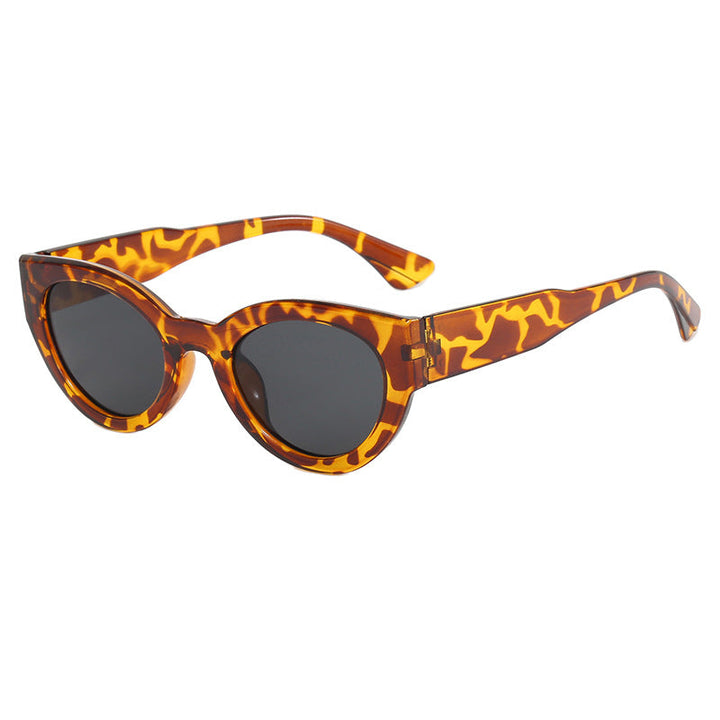Ladies fashionable square sunglasses with mirrored lenses