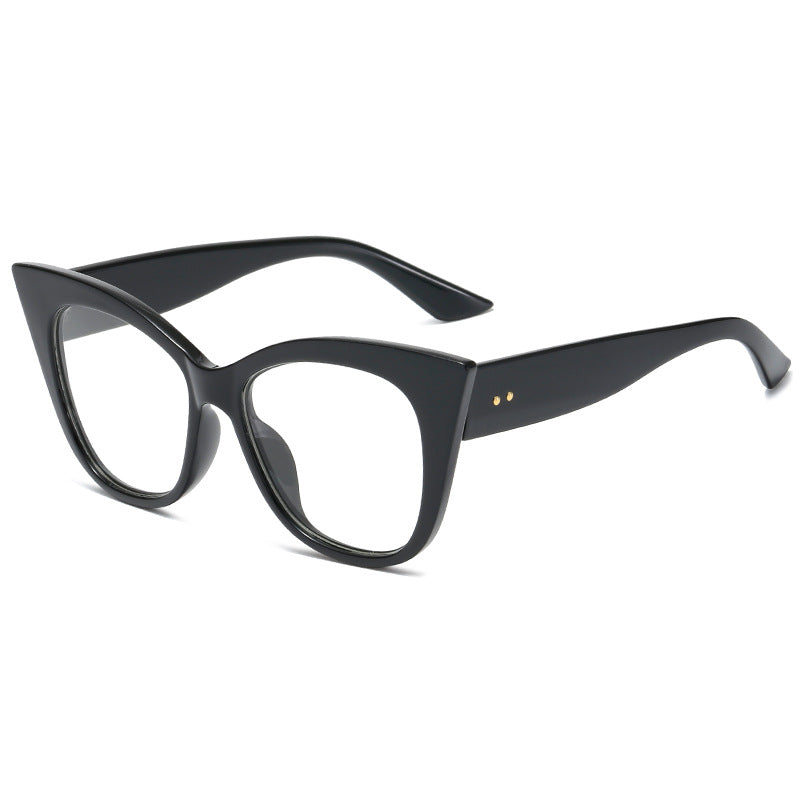 Women extravagant Cat-Eye sunglasses with mirrored lenses