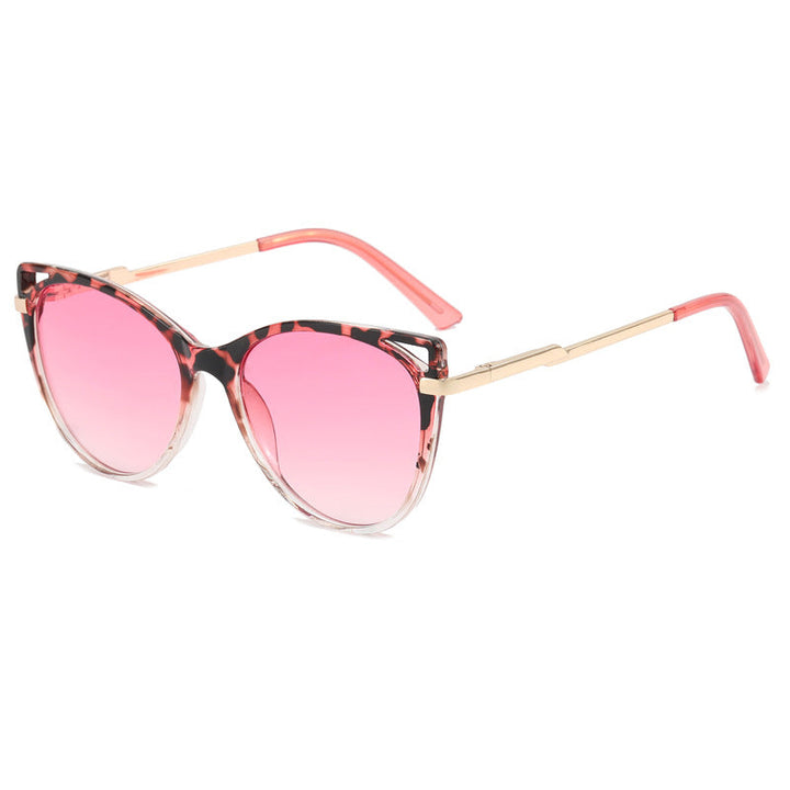 Ladies trendy cat-eye sunglasses with mirrored lenses