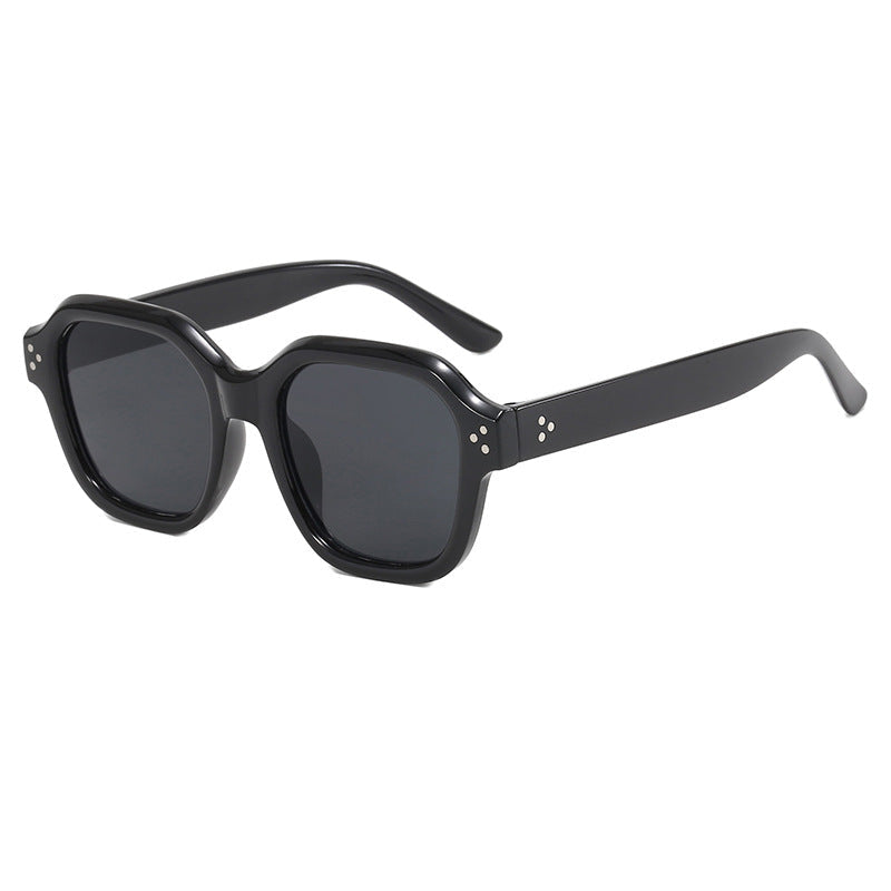 Ladies fashionable square sunglasses with mirrored lenses