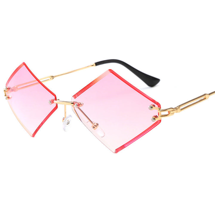Ladies fashionable geometric sunglasses with mirrored lenses