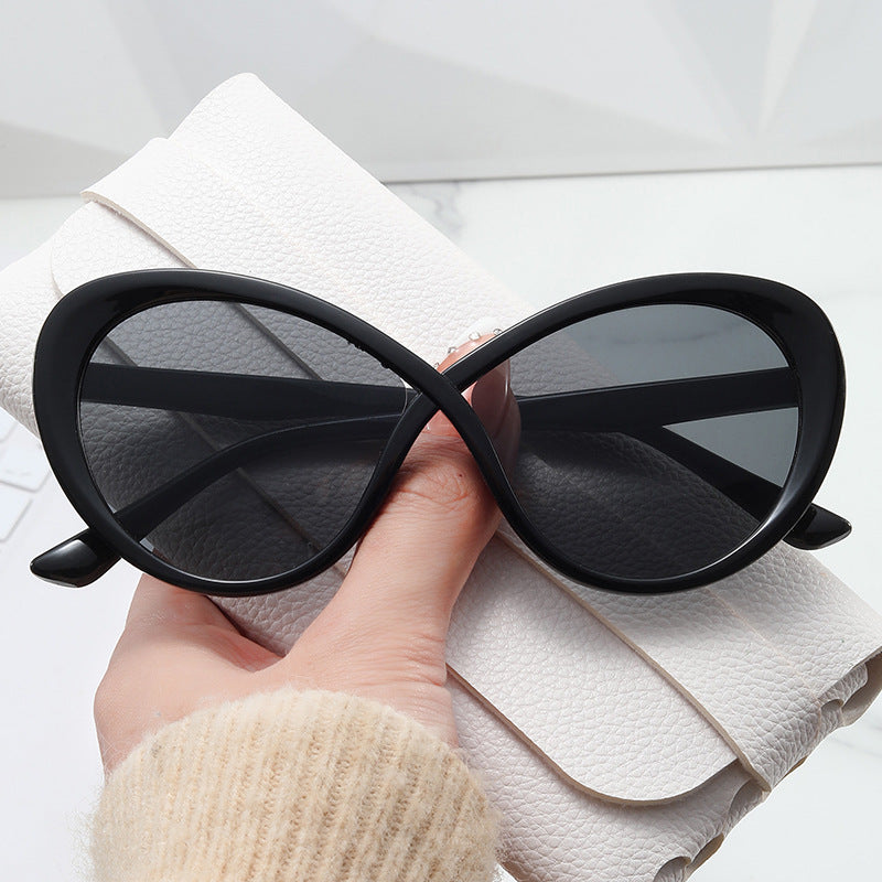 Women Cat-Eye Sunglasses with Mirrored Lenses