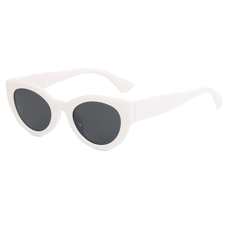 Ladies fashionable square sunglasses with mirrored lenses