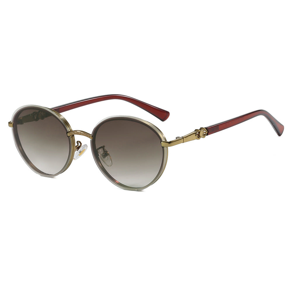 Ladies elegant round sunglasses with mirrored effect