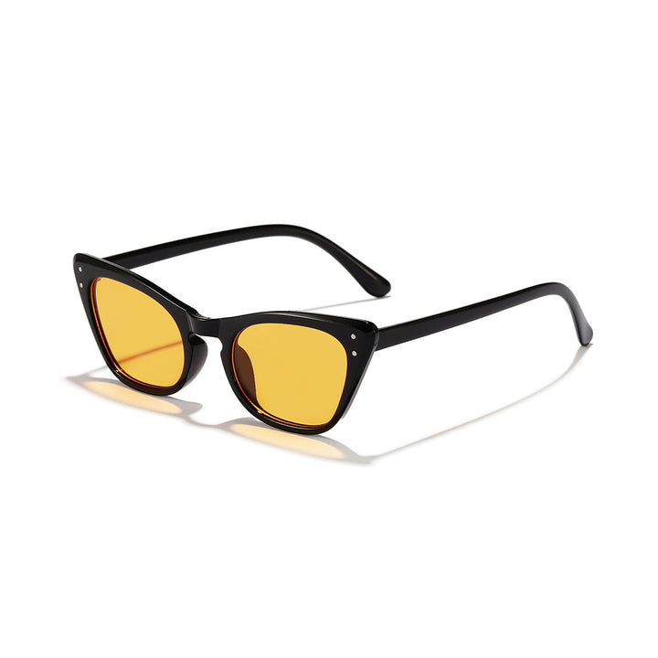 Ladies Cat-Eye Sunglasses with Mirrored Lenses and Stylish Frame